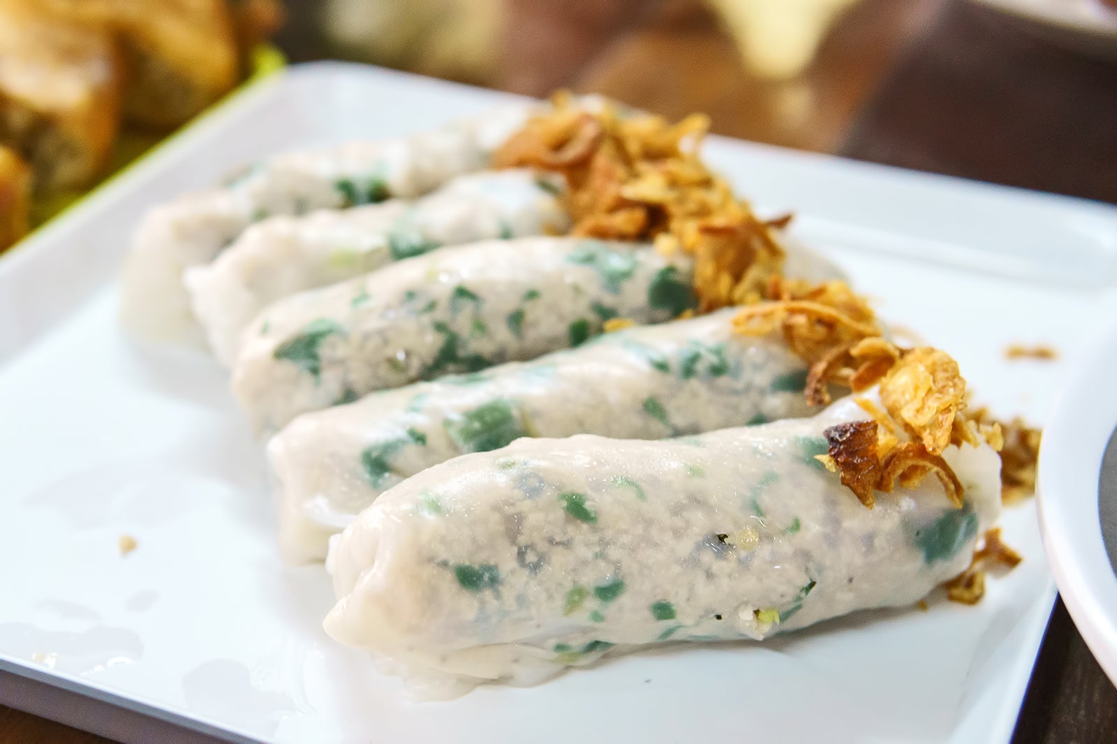 کیک رول شده - Banh cuon (rolled cake)