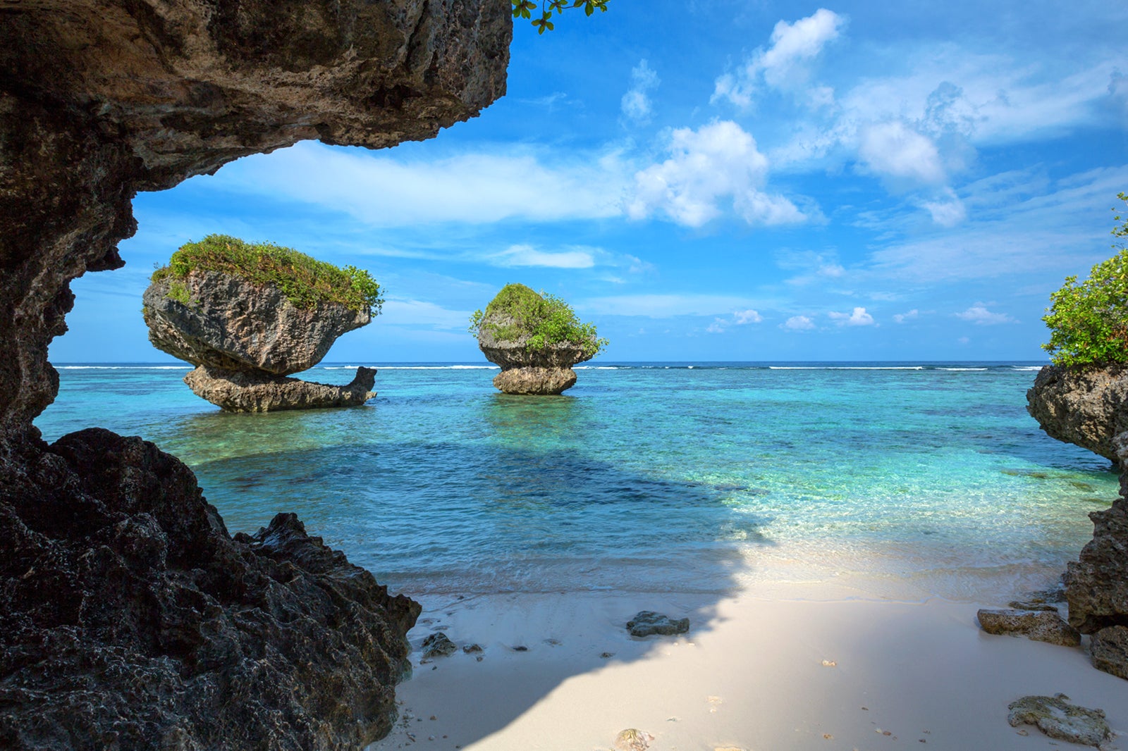 ساحل Tanguisson - Tanguisson Beach