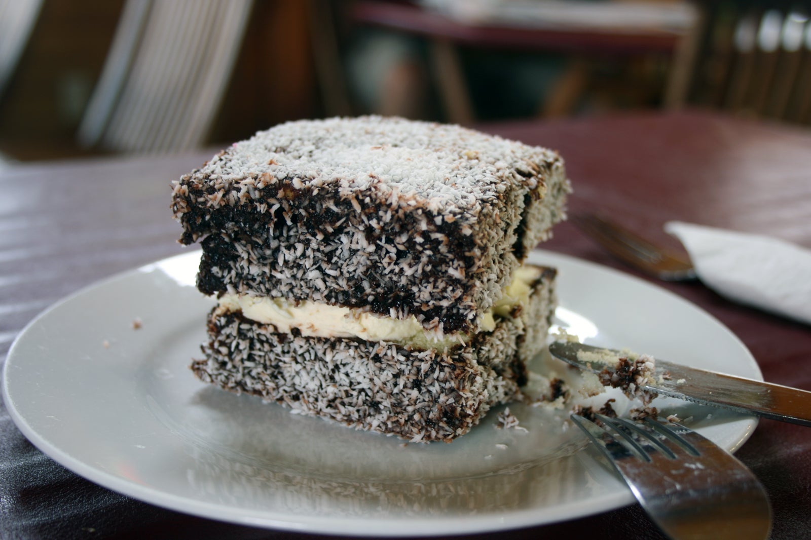 کیک لامینگتون - Lamington cake