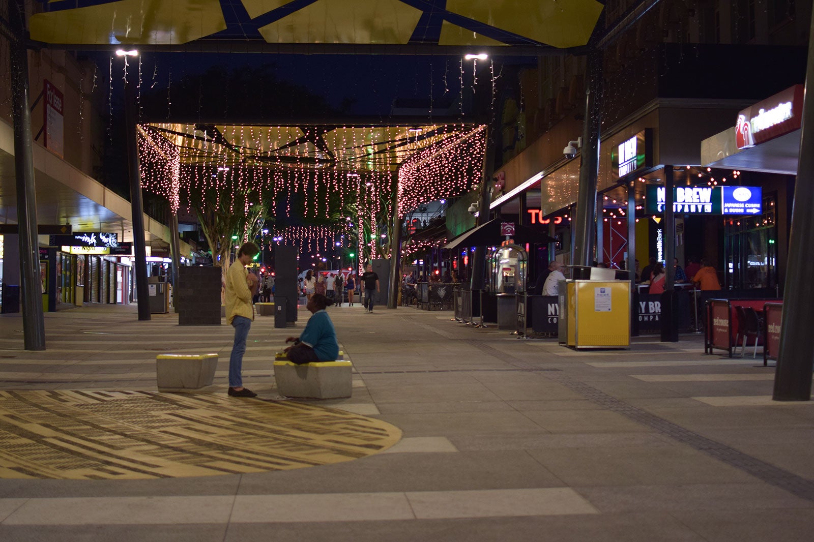 خرید در بازار شبانه - Night Market Shopping