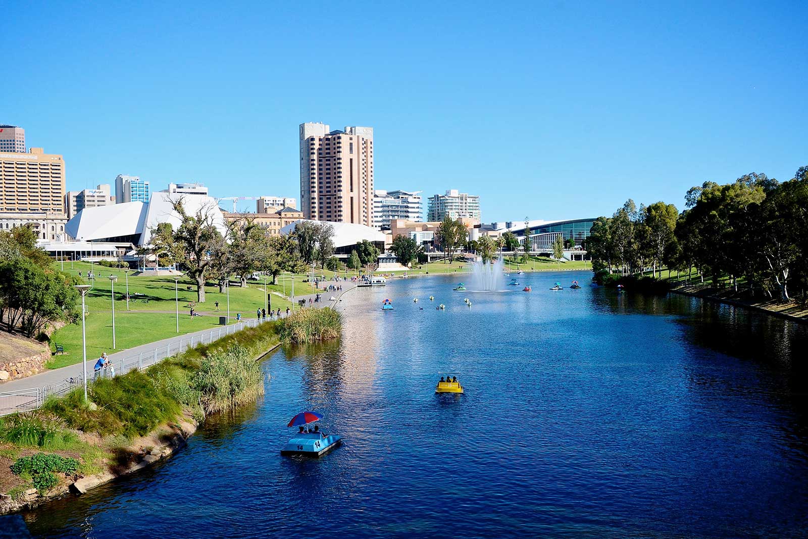 مرکز جشنواره آدلاید - The Adelaide Festival Centre