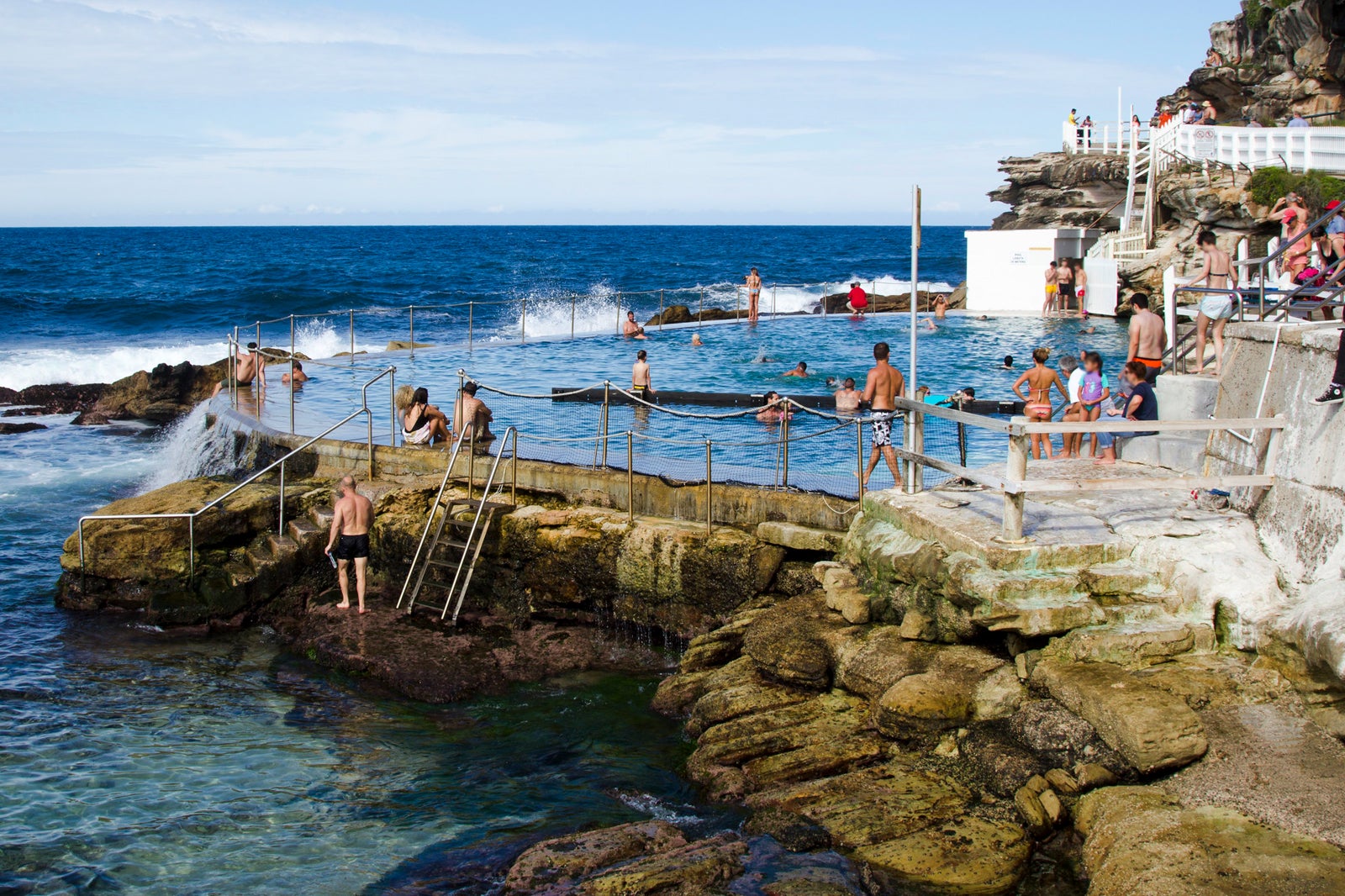 حمام برونته - Bronte Baths