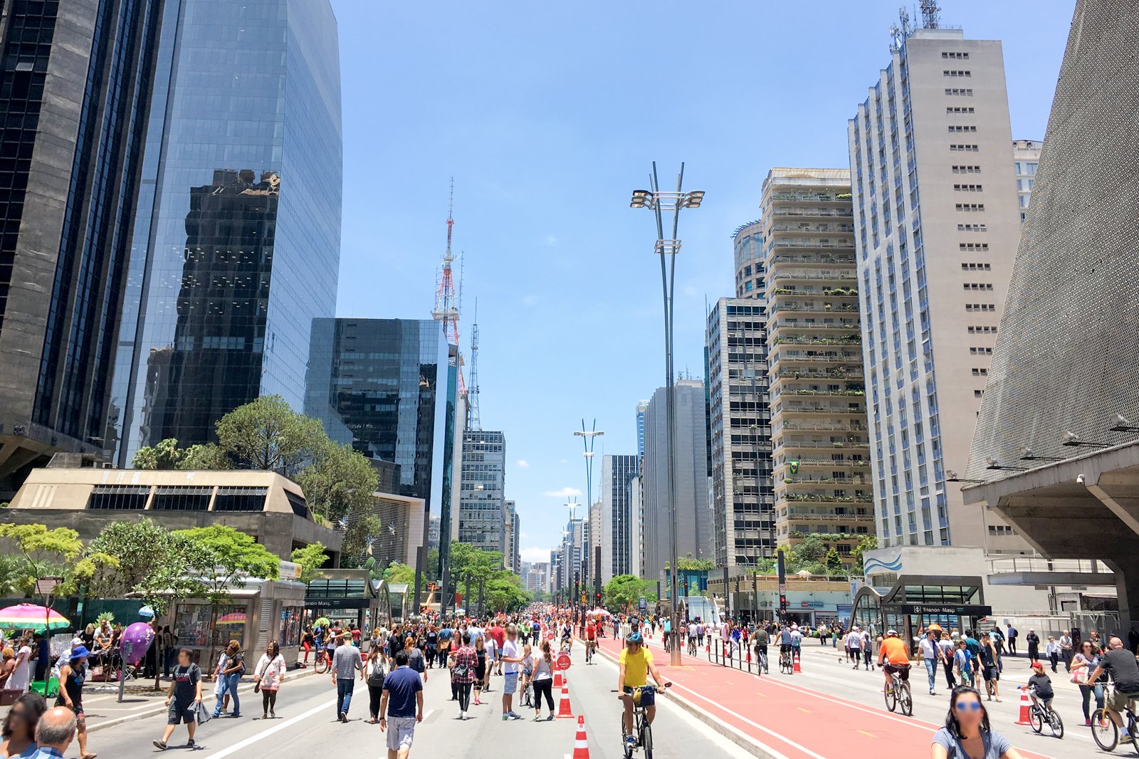 یکشنبه ها در Avenida Paulista - Sundays at Avenida Paulista