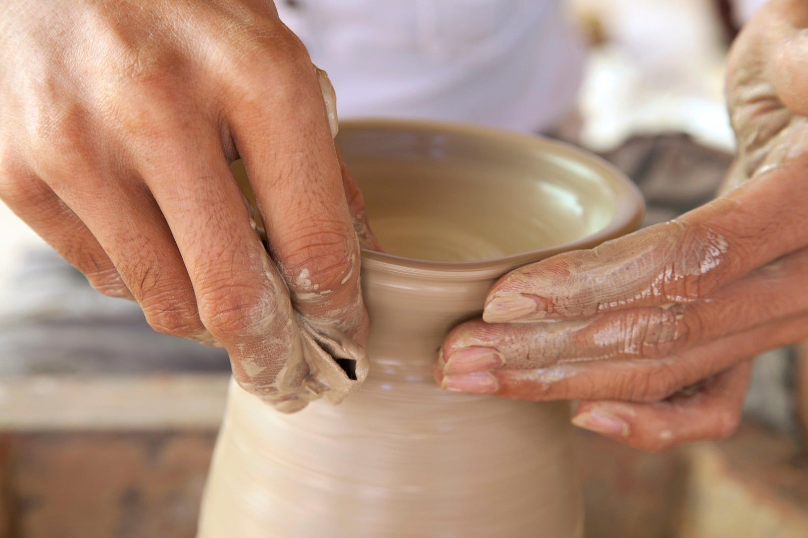 سفال های خود را در مرکز هنرهای زیبای خمر سرامیک بسازید - Make your own pottery at Khmer Ceramics Fine Arts Center