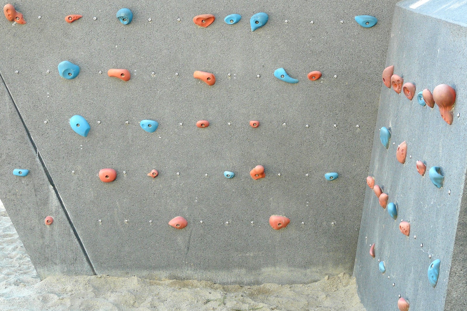 از دیوار کوهنوردی انگکور مقیاس بگیرید - Scale the Angkor Climbing Wall