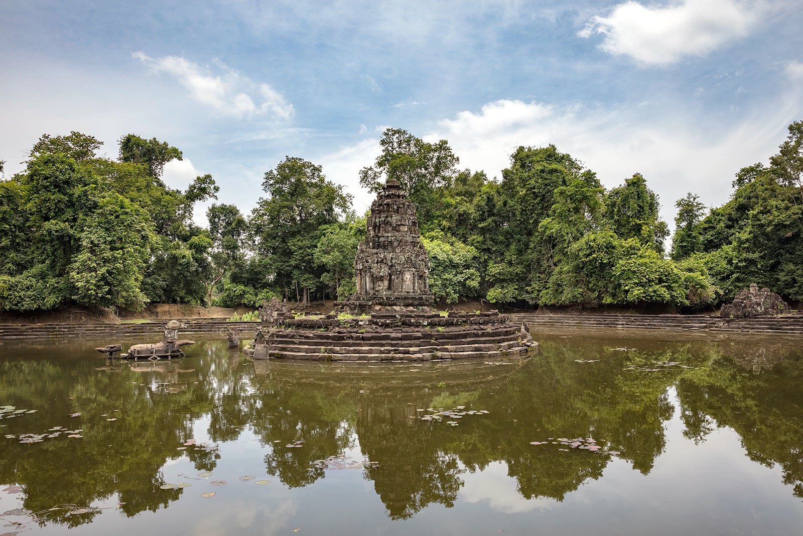 دریاچه های بارای و معابد مبون - Baray Lakes and The Mebon Temples