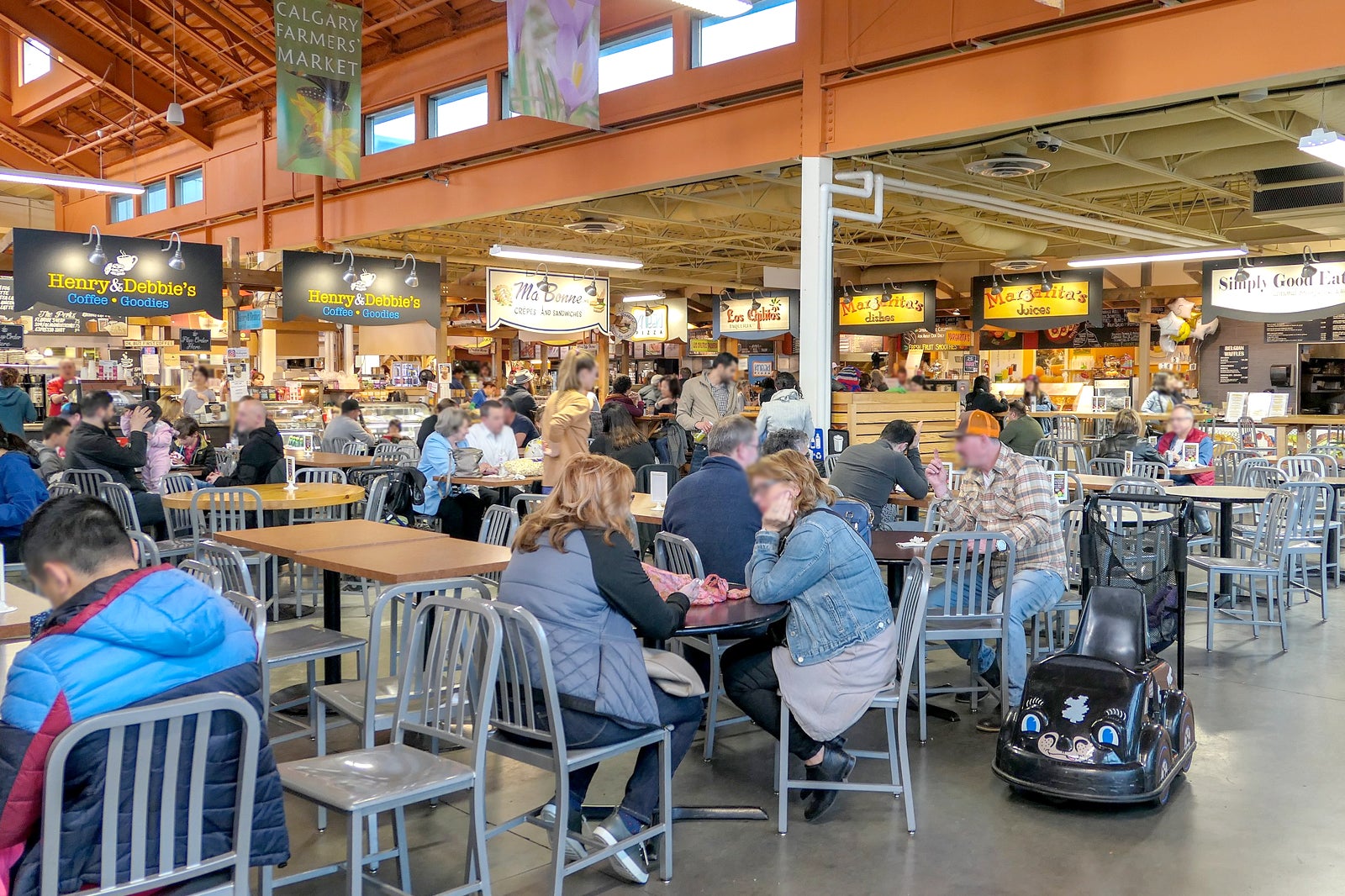 بازار کشاورزان کلگری در جنوب - Calgary Farmers' Market South