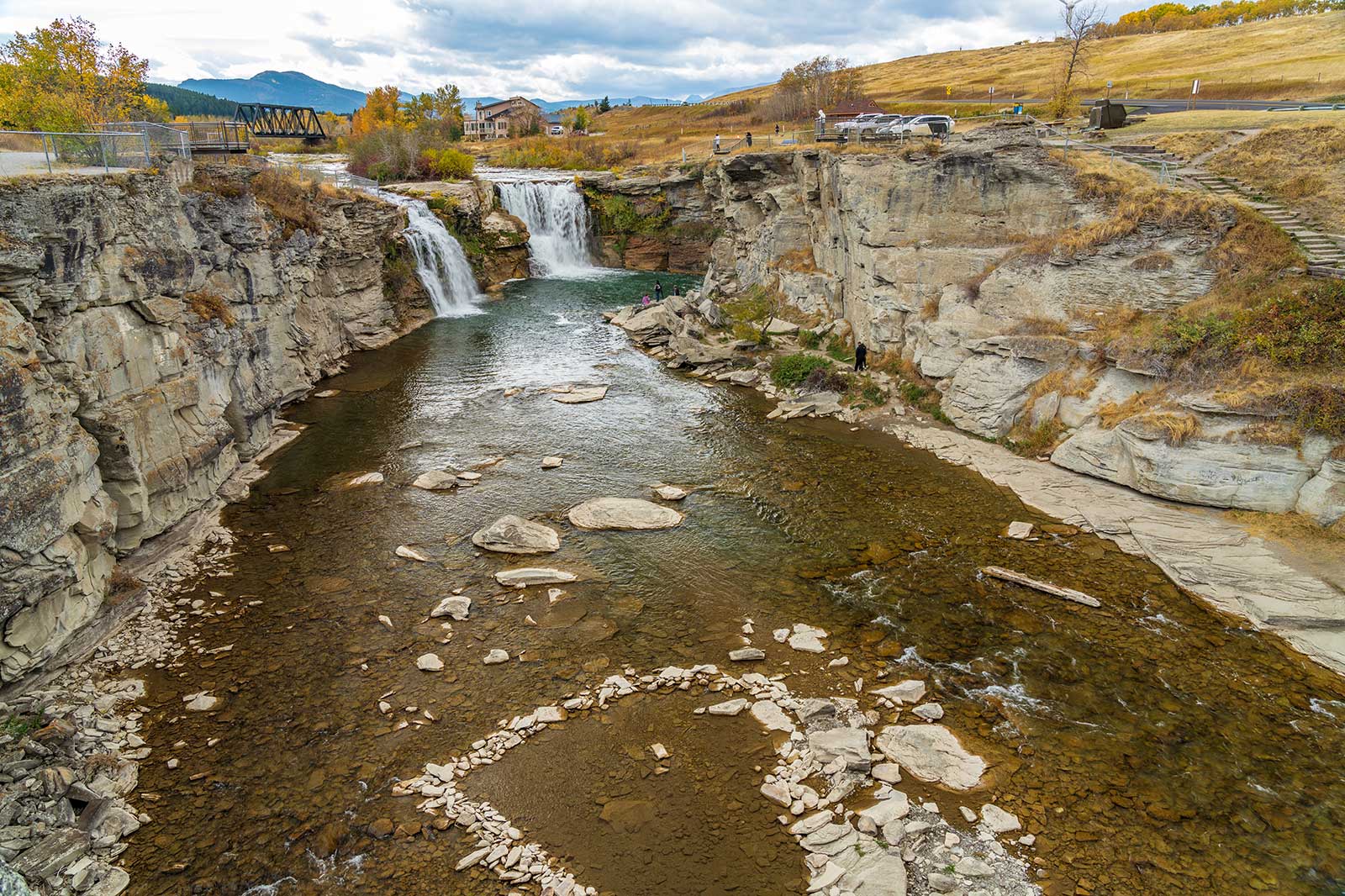 آبشار لوندبرک - Lundbreck Falls