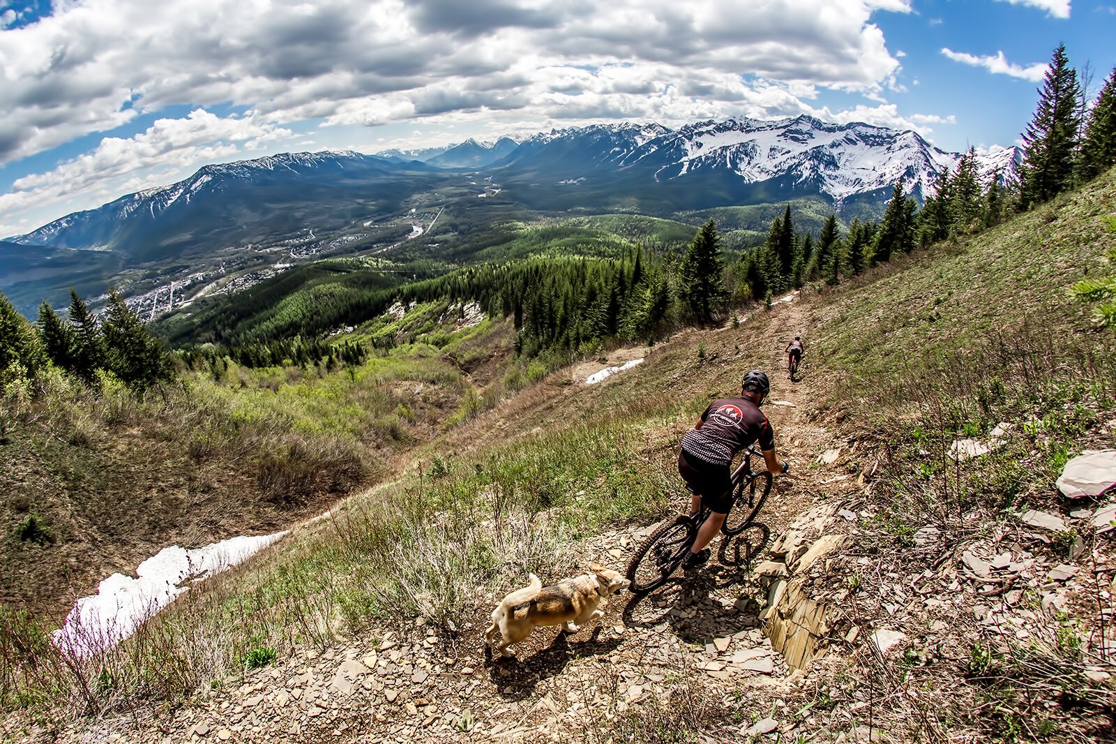 دوچرخه سواری کوهستان در اطراف دریاچه گمشده - Mountain biking around Lost Lake