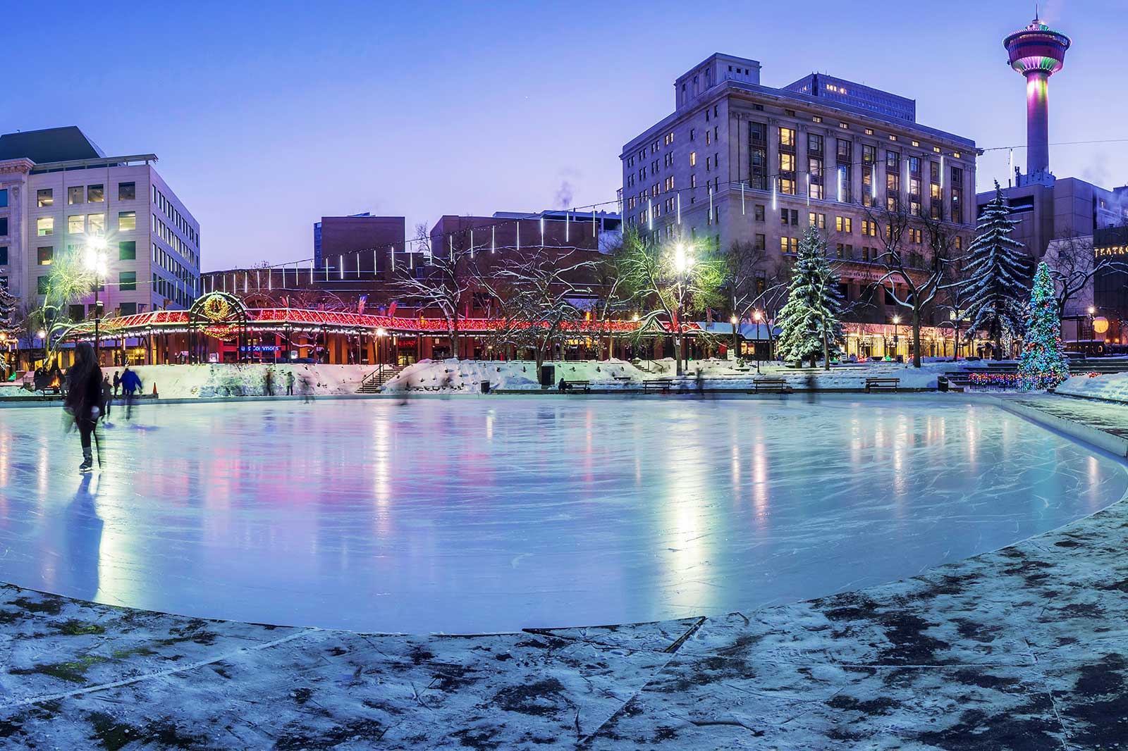 پیست یخ المپیک پلازا - Olympic Plaza Ice Rink