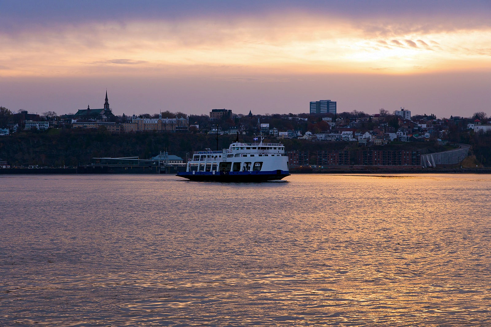 ترمینال کشتی کبک سیتی - Quebec City Ferry Terminal