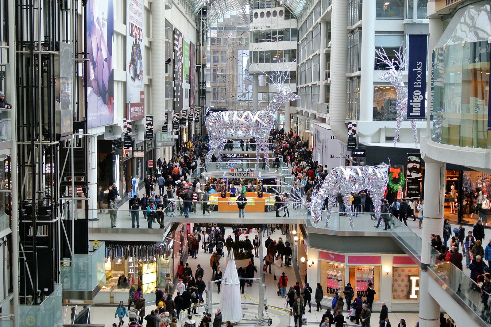 مرکز ایتون تورنتو - Toronto Eaton Centre