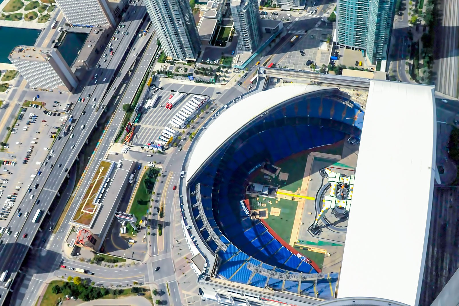 مرکز راجرز - Rogers Centre