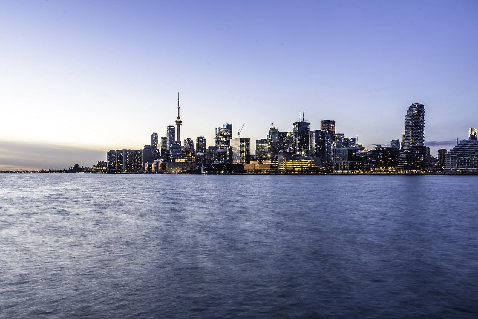 نمای افق اسکله پولسون - Polson Pier Skyline View