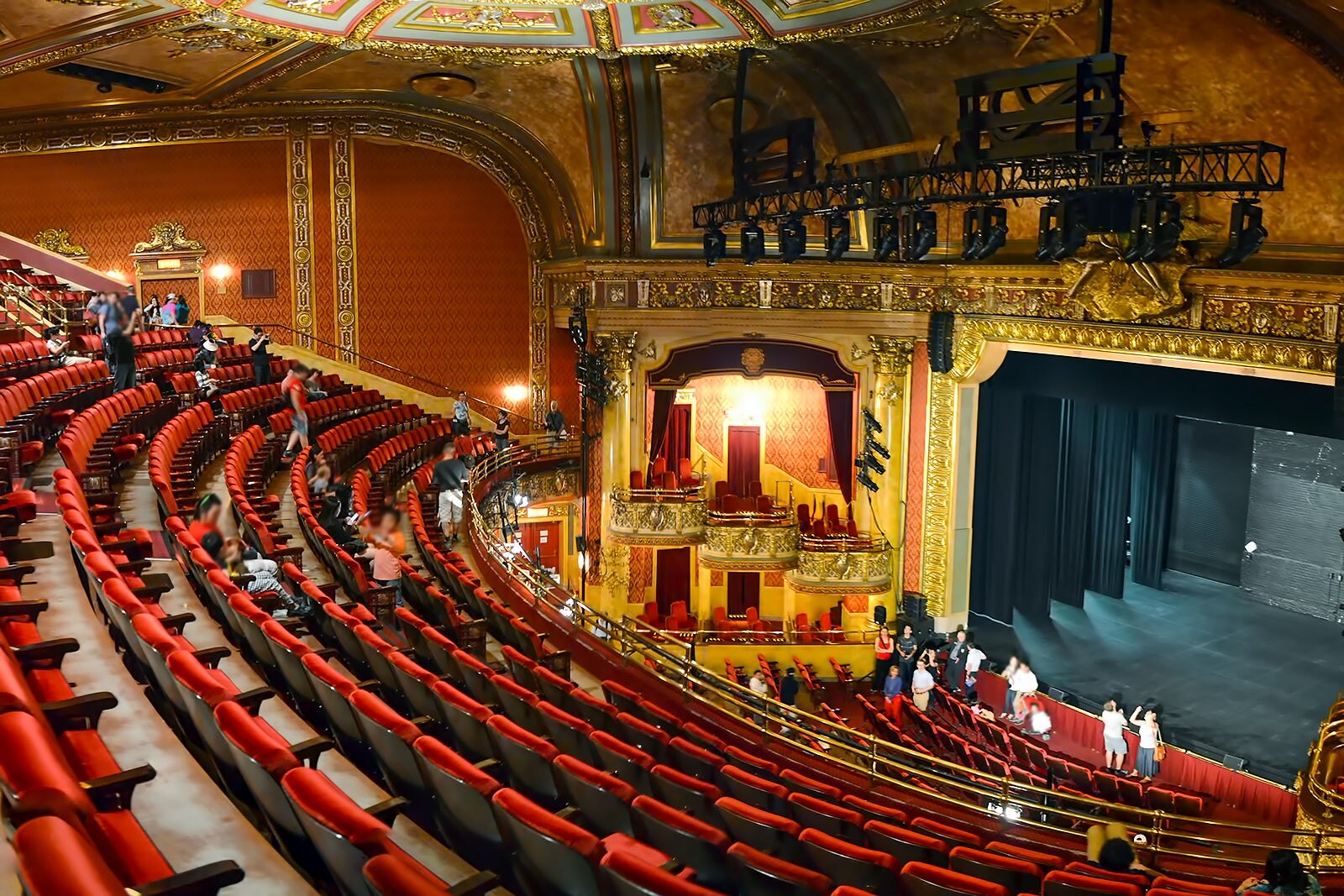 الگین و تئاتر باغ زمستانی - Elgin and Winter Garden Theatre