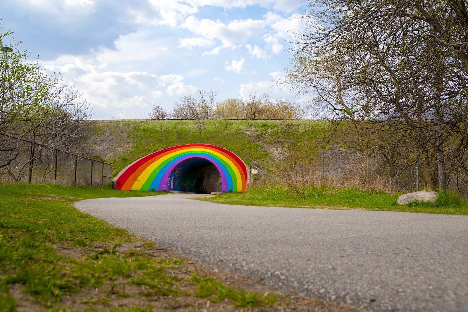 تونل رنگین کمان - Rainbow Tunnel