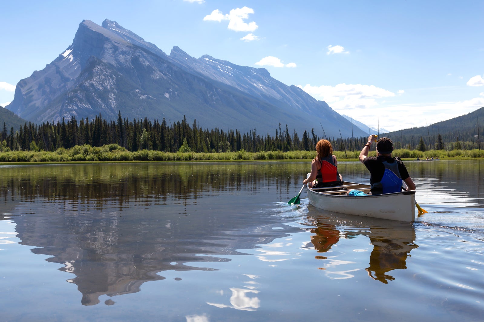 غروب خورشید را در دریاچه های ورمیلیون ببینید - See the sunset at Vermillion Lakes