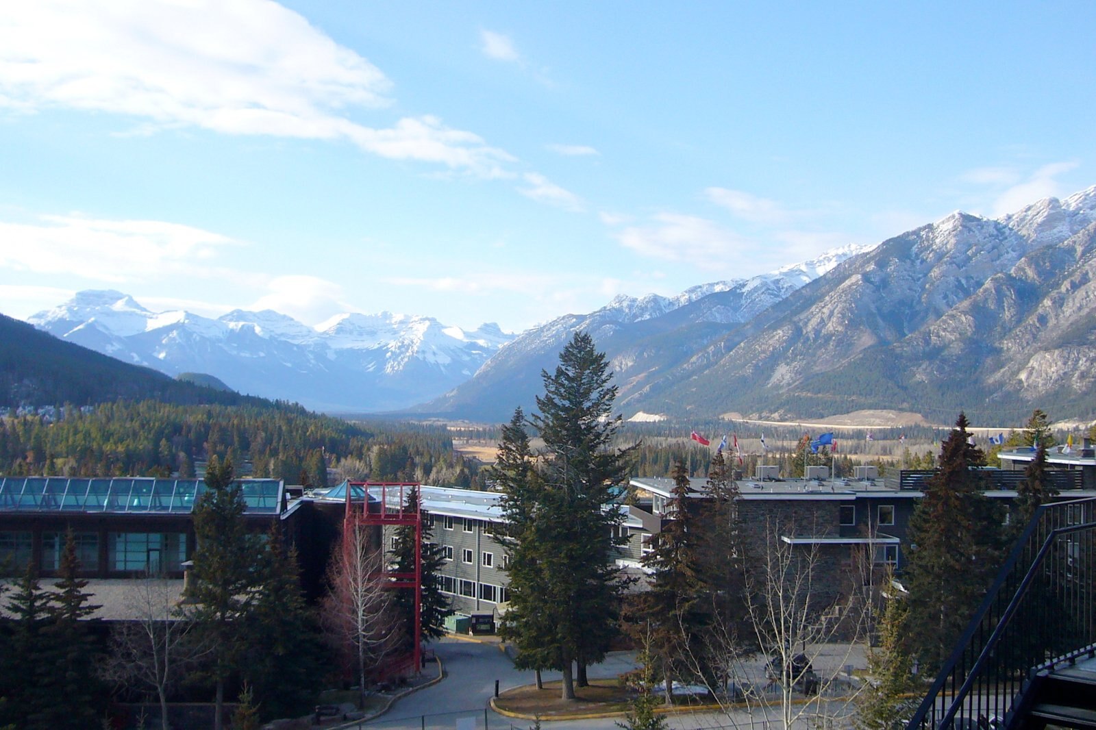 نمایشی را در مرکز هنر و خلاقیت بنف تماشا کنید - Watch a show at Banff Center for Arts and Creativity