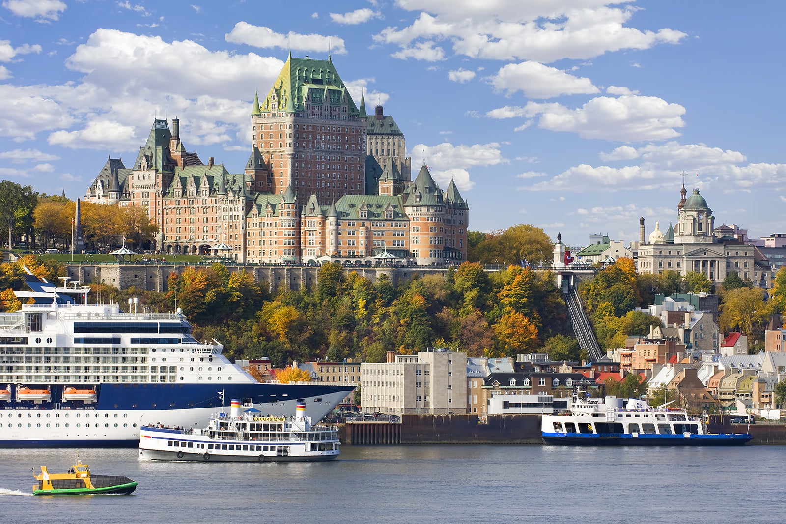 با کشتی در رودخانه سنت لارنس بگردید - Cruise the Saint Lawrence River