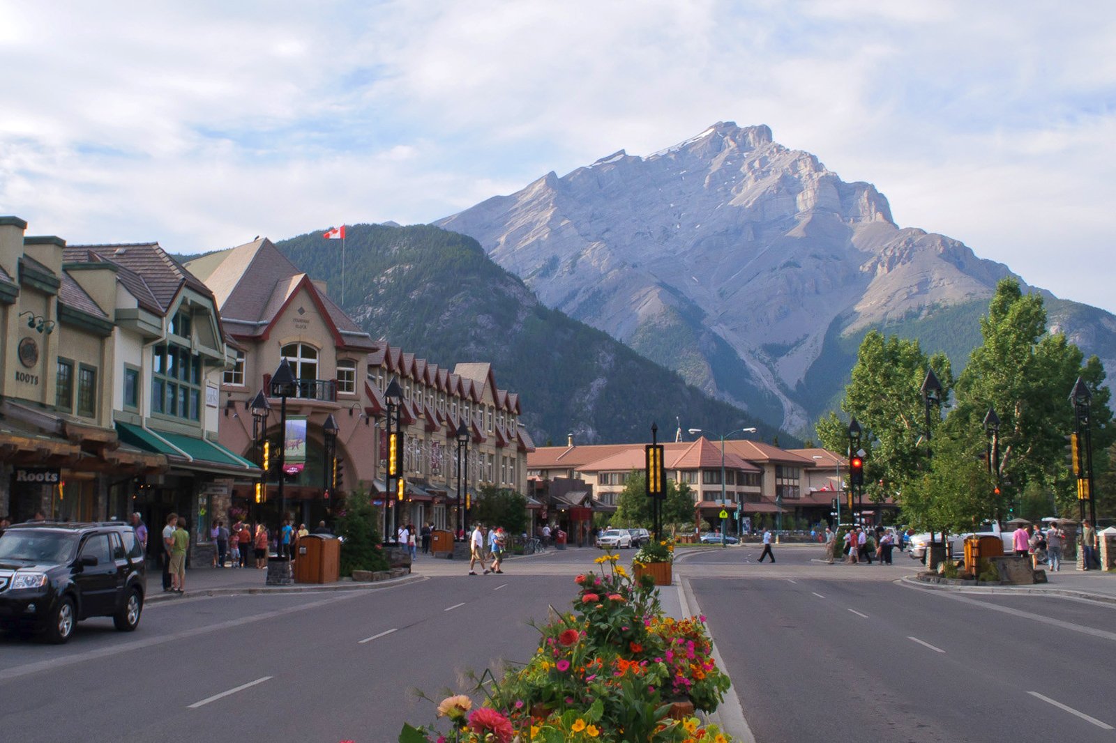 خیابان بنف - Banff Avenue