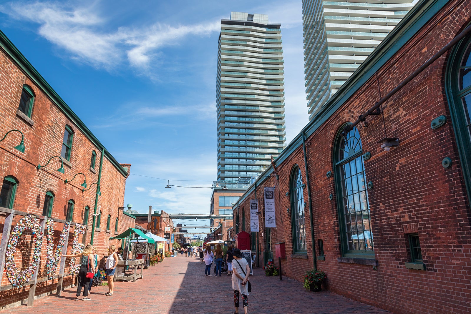 منطقه تاریخی عصارخانه - Distillery Historic District