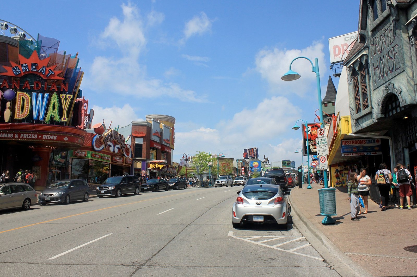 مرکز شهر نیاگارا فالز - Downtown Niagara Falls