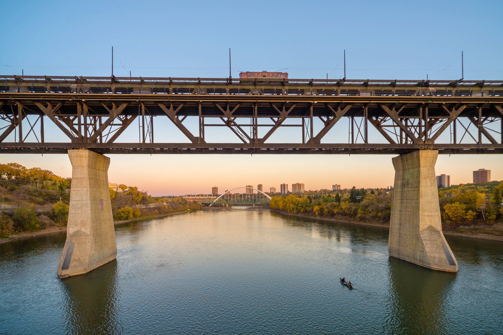 در میان مرتفع ترین گذرگاه های رودخانه تراموا در جهان - Among the world’s highest streetcar river crossings