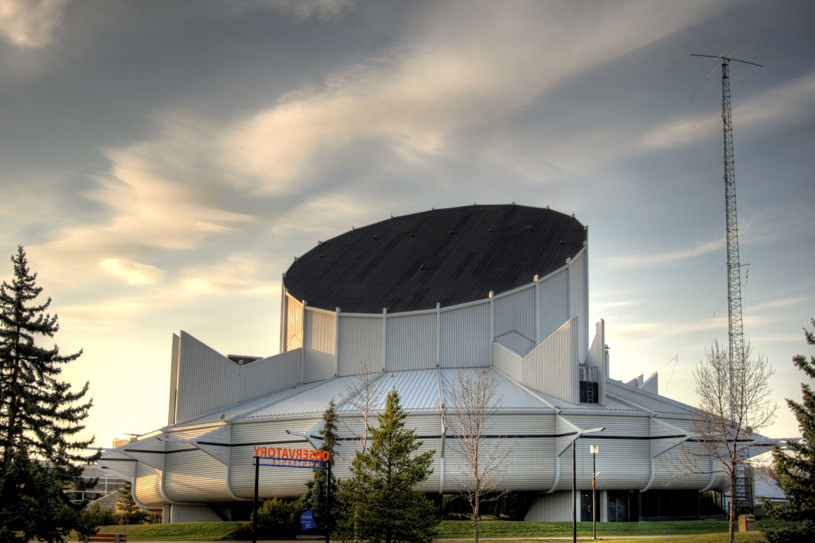 خانه بزرگترین افلاک نما در کانادا - Home to Canada’s largest planetarium