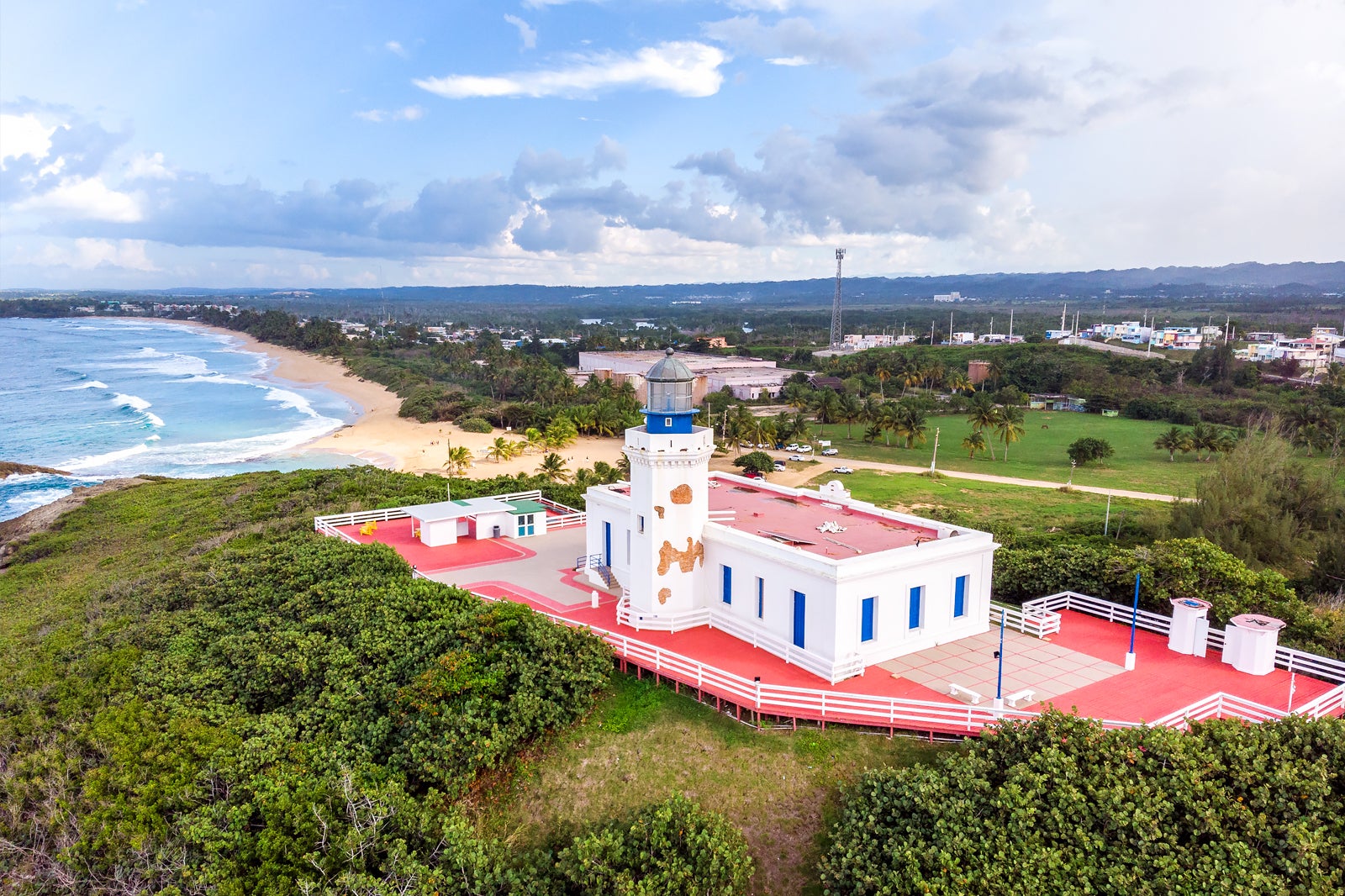 فانوس دریایی و پارک تاریخی آرسیبو - Arecibo Lighthouse and Historical Park