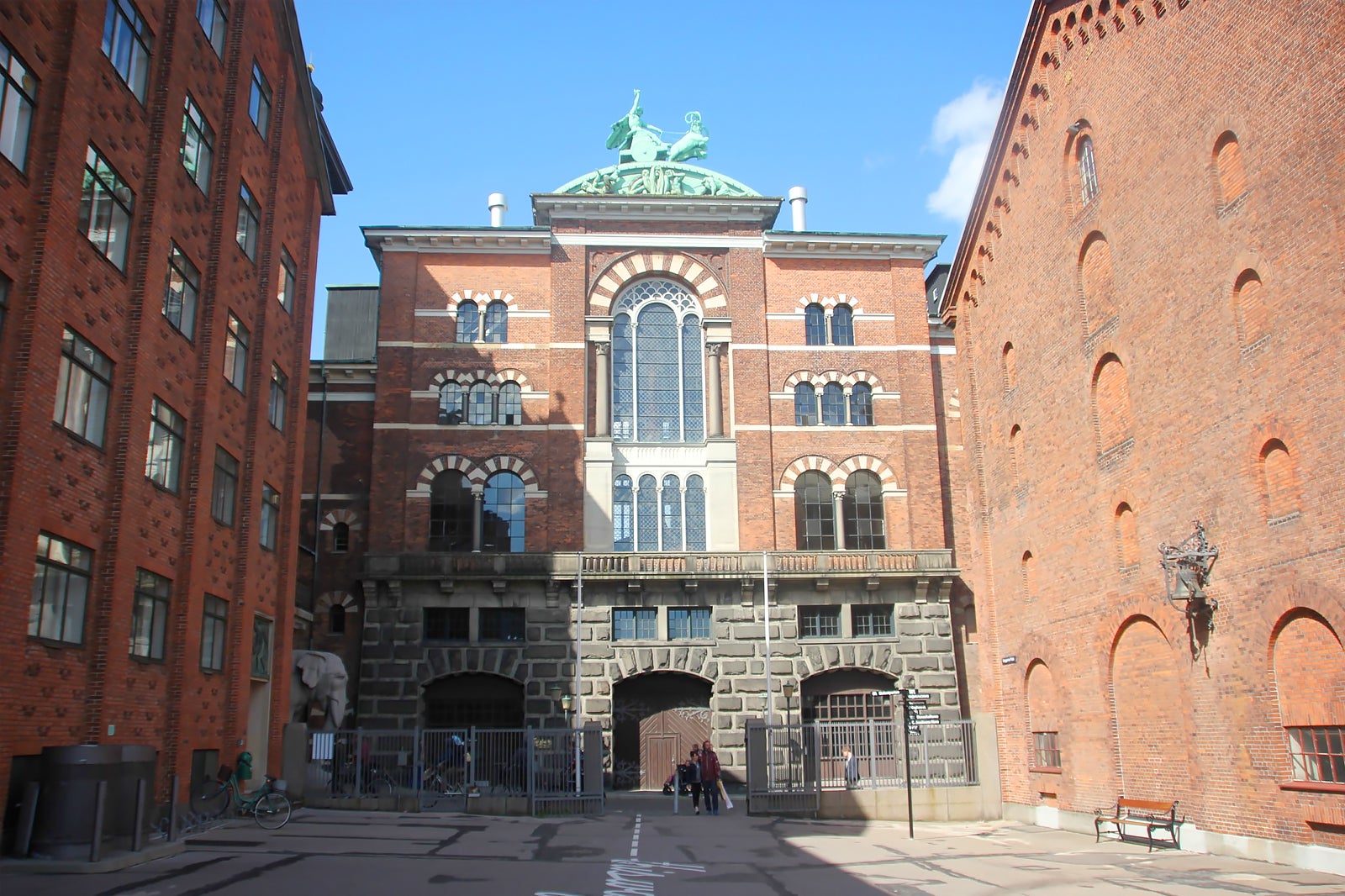 کارخانه آبجوسازی کارلسبرگ (Carlsberg Bryggeri) - Carlsberg Brewery (Carlsberg Bryggeri)