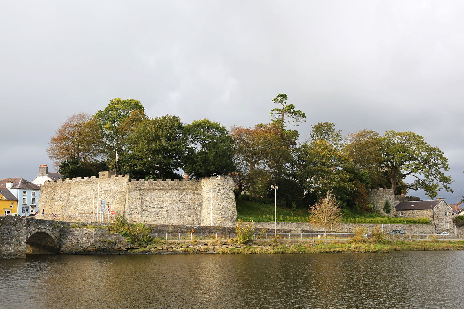 قلعه ژاکت کش باف پشمی - Cardigan Castle