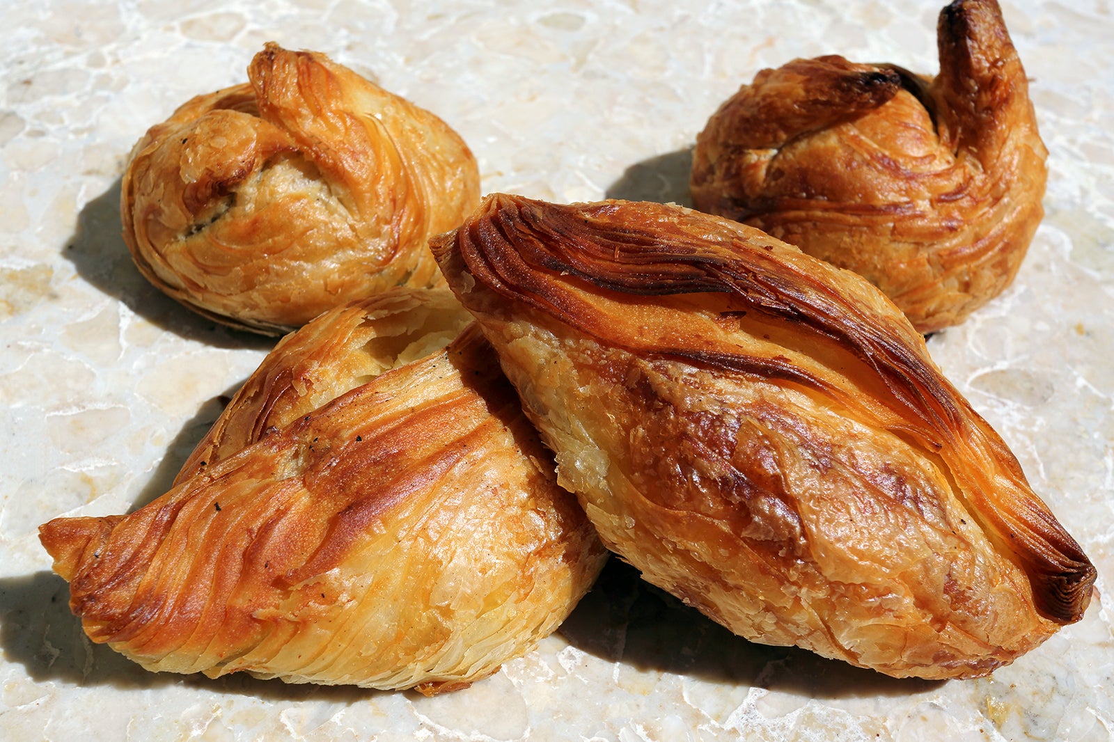 پاستیزی بخور - Eat pastizzi