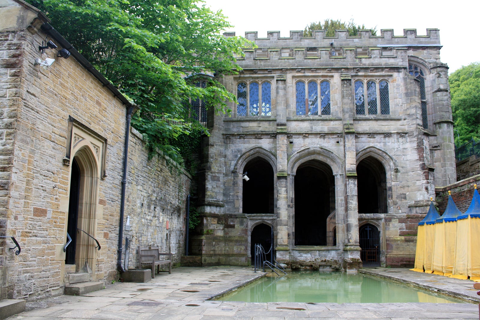 چاه سنت وینفرید - St Winefride’s Well