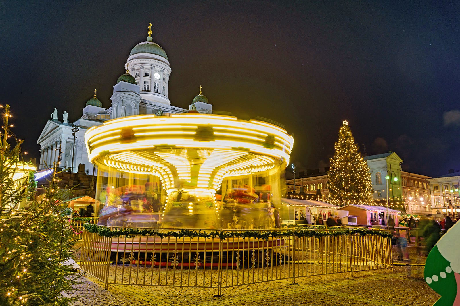 بازار کریسمس هلسینکی (بازار توما) - Helsinki Christmas Market (Tuomaan markkinat)