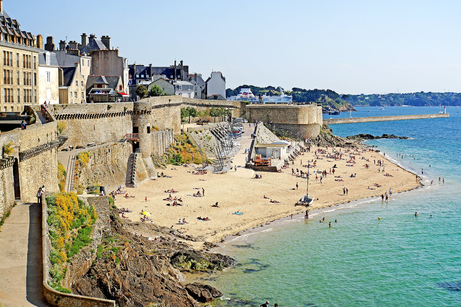 ساحل Bon-Secours، سنت مالو - Bon-Secours Beach, Saint-Malo