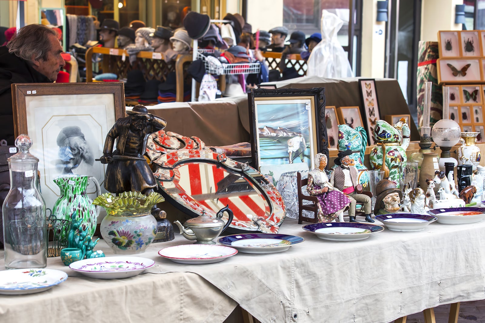 بازار فروش در بندر - Flea Market in the Port