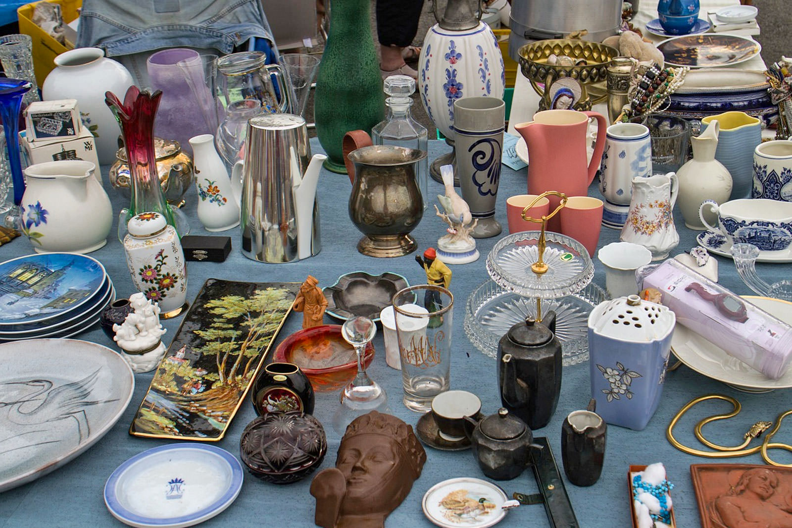 بازار کک نشین مونتروی - Montreuil Flea Market