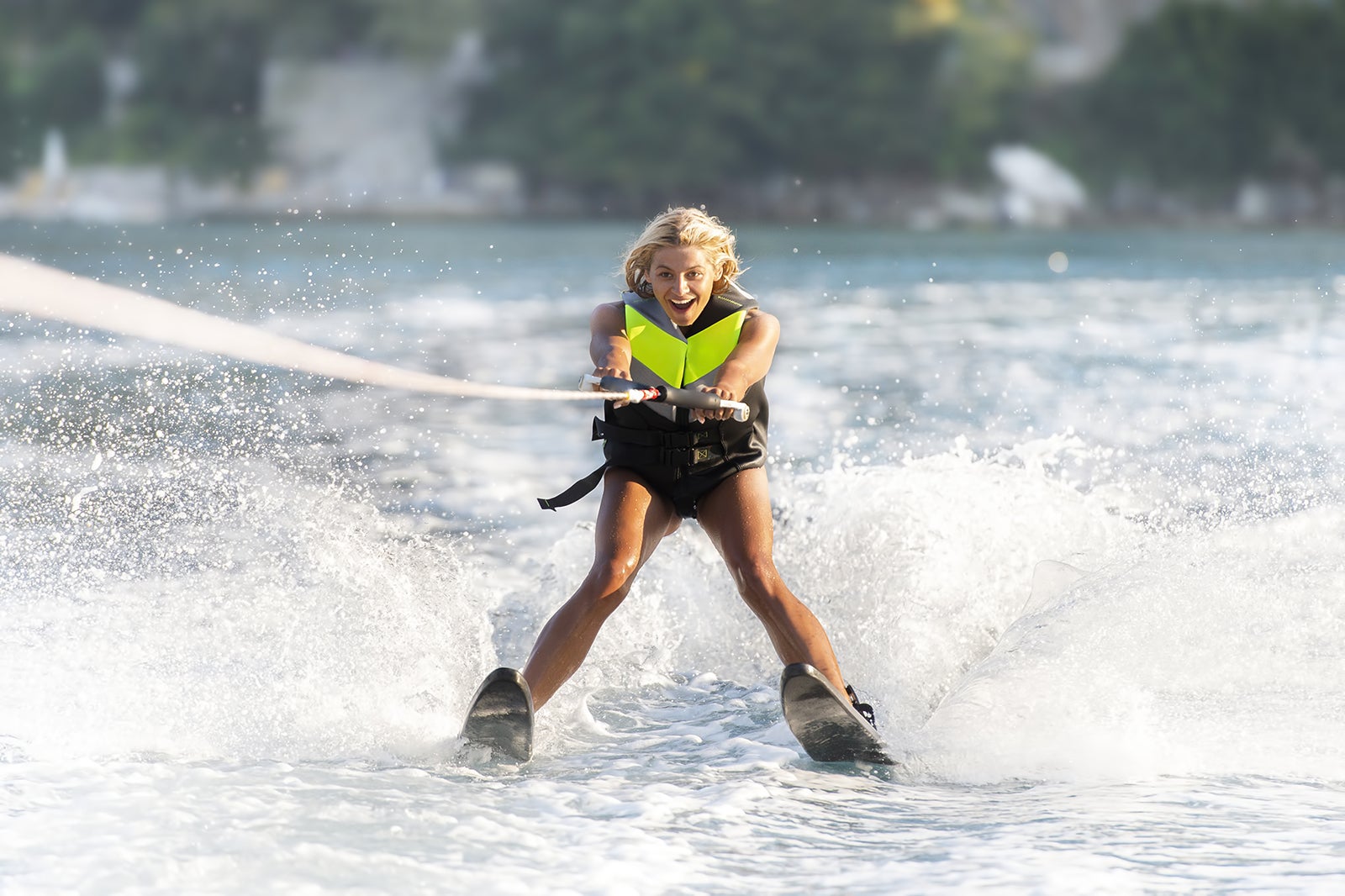 اسکی روی آب در خلیج مارسی - Water-skiing in the Bay of Marseille