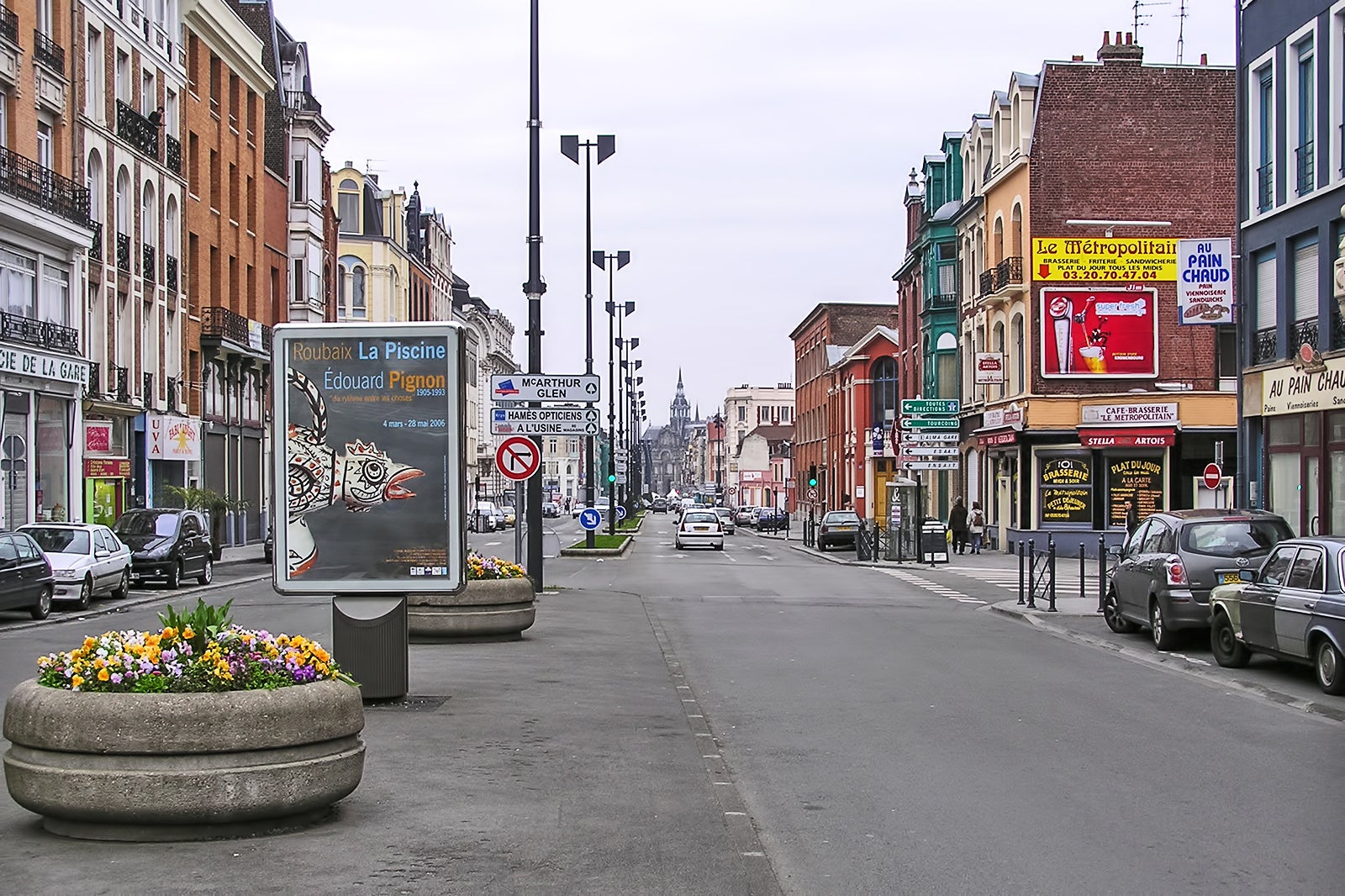 منطقه مد - خیابان ژان لباس در روبا - Fashion District - Avenue Jean-Lebas in Roubaix