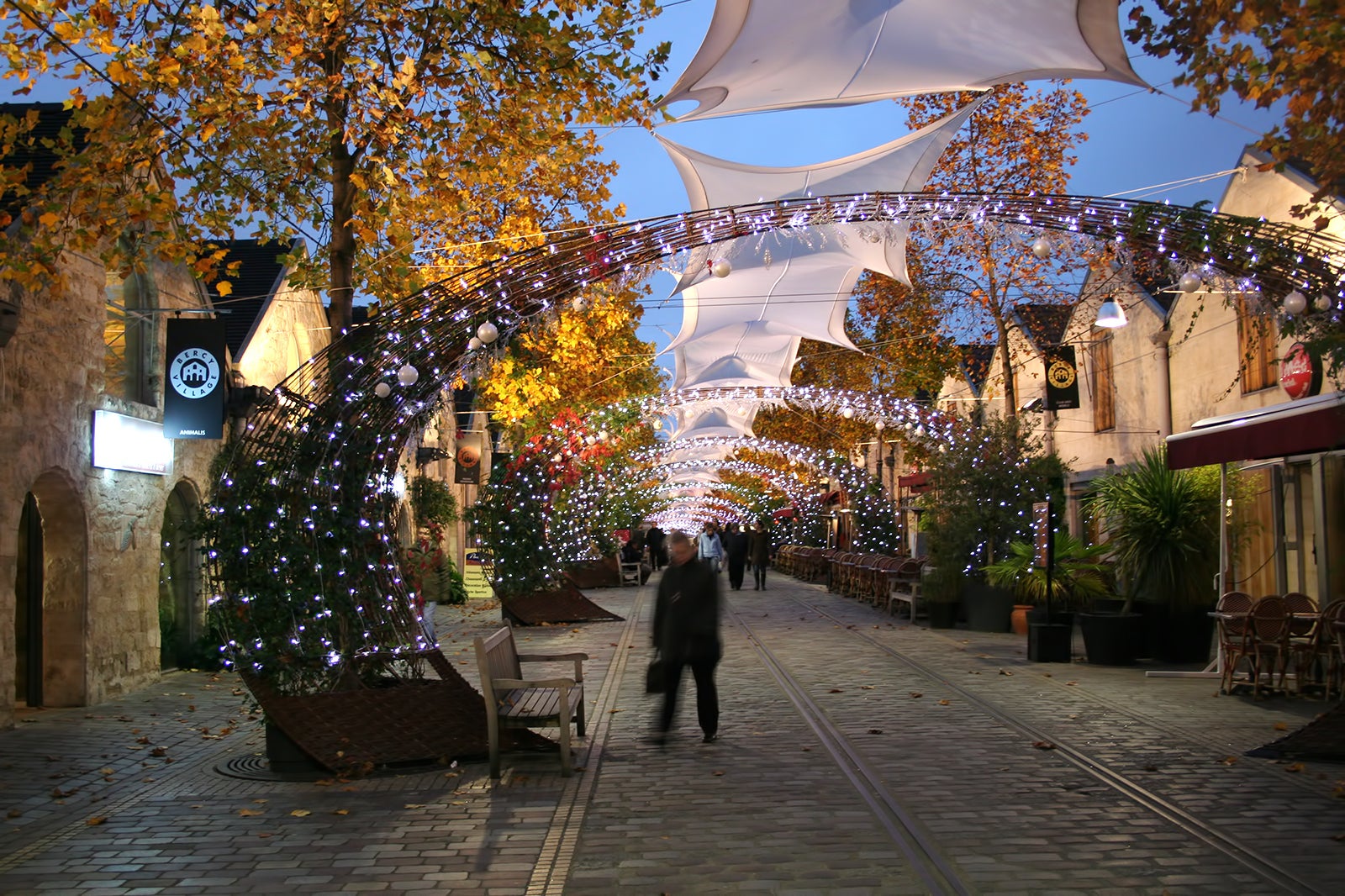 دهکده برسی - Bercy Village