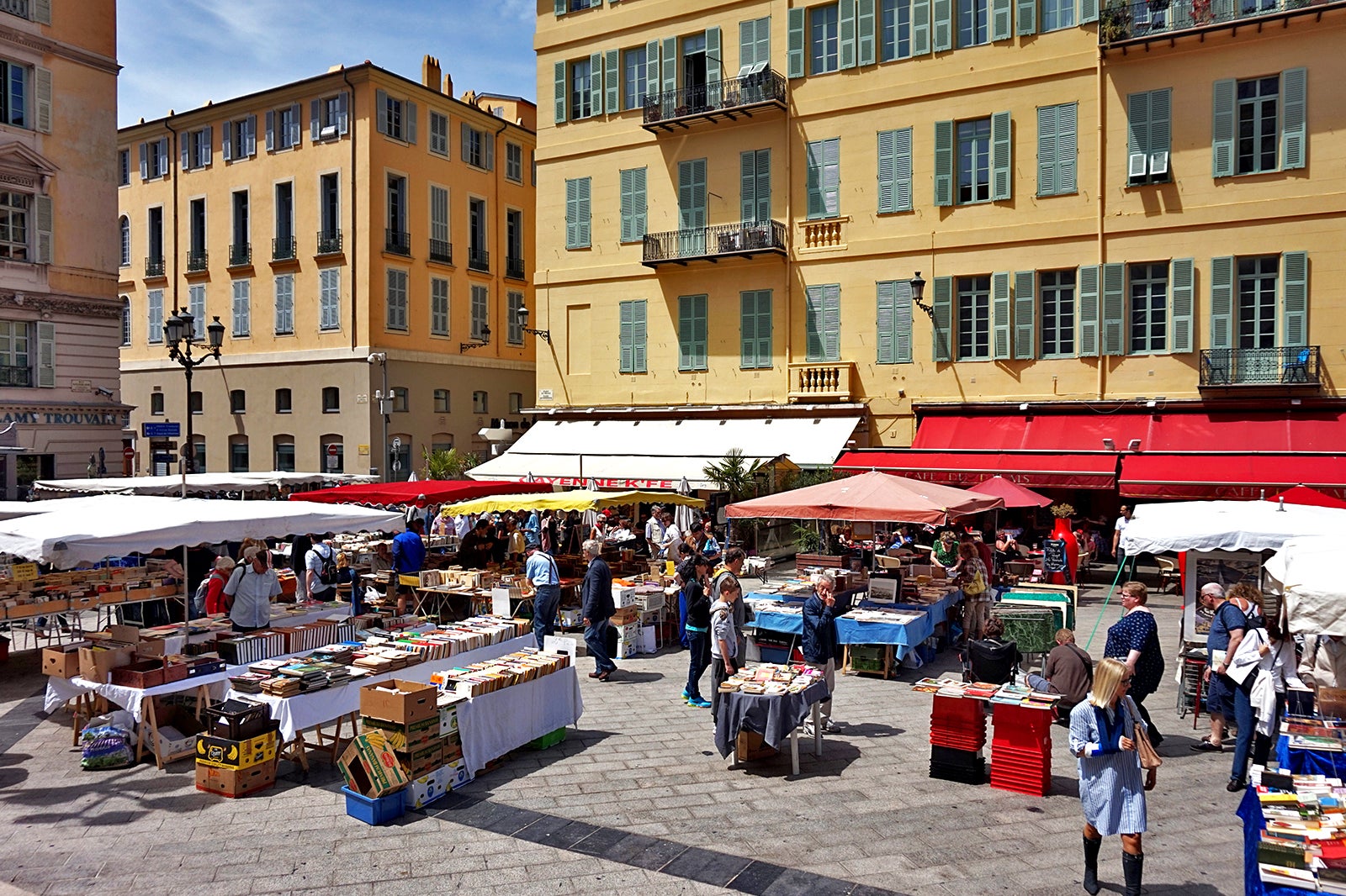 Place du Palais de Justice Market - Place du Palais de Justice Market