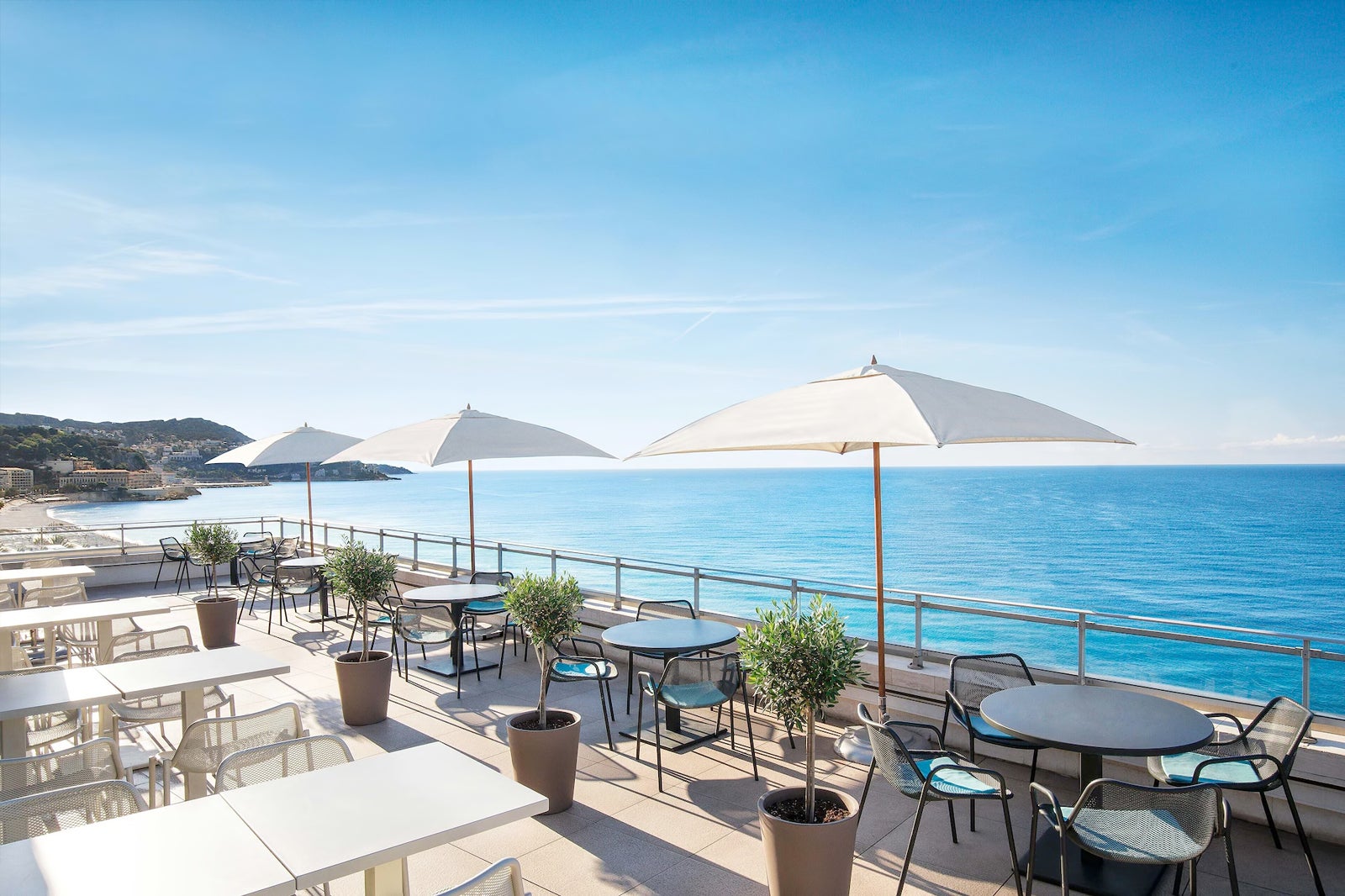 تراس در Le Meridien - La Terrasse at Le Meridien