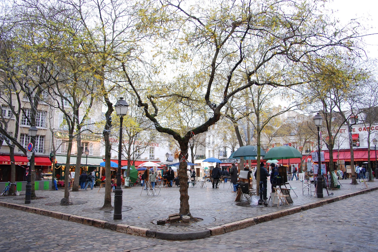 پرتره ای از La Place du Tertre - A portrait from La Place du Tertre