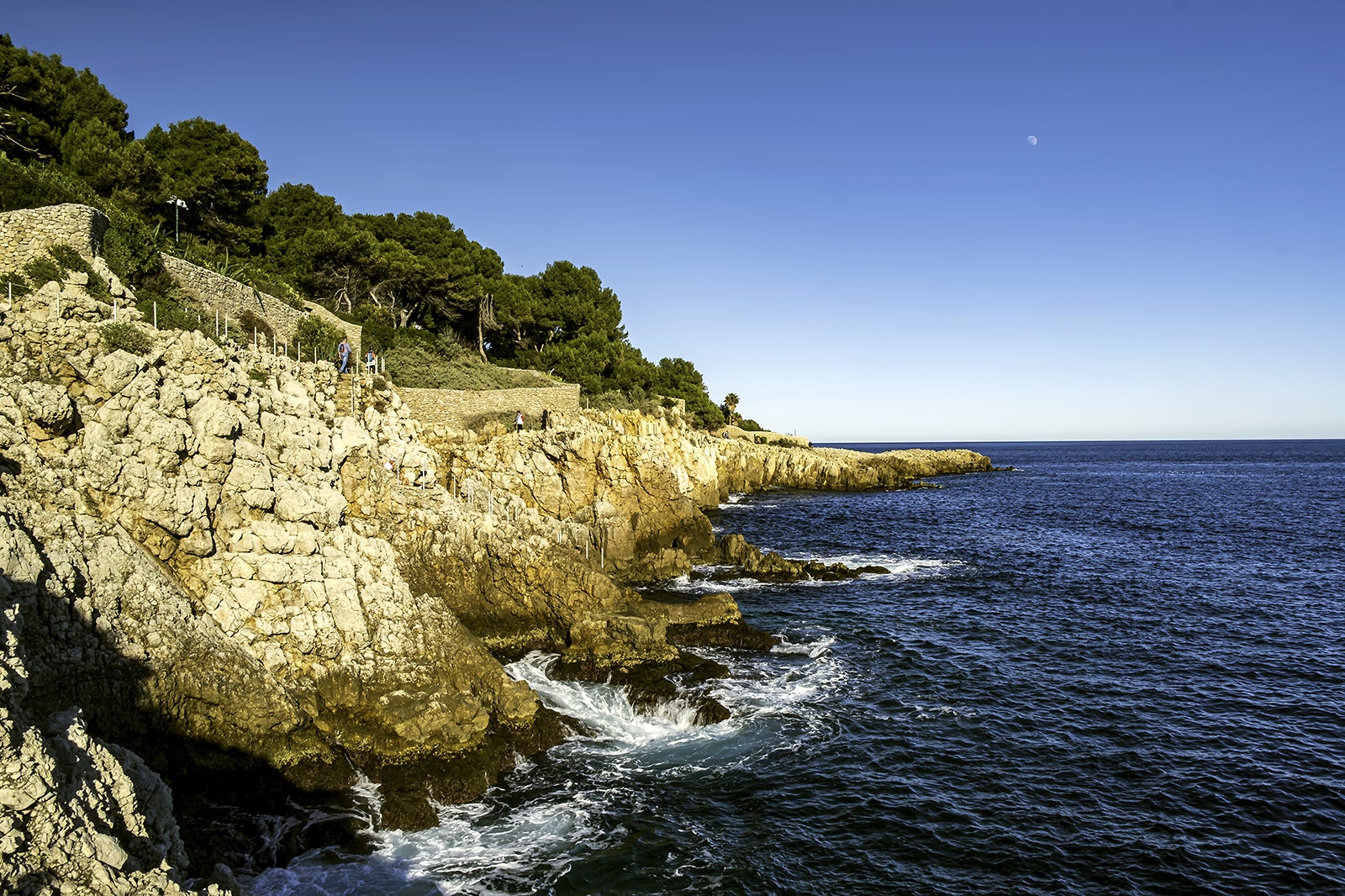 مسیر ساحلی Sentier du Littoral - The Sentier du Littoral coastal path