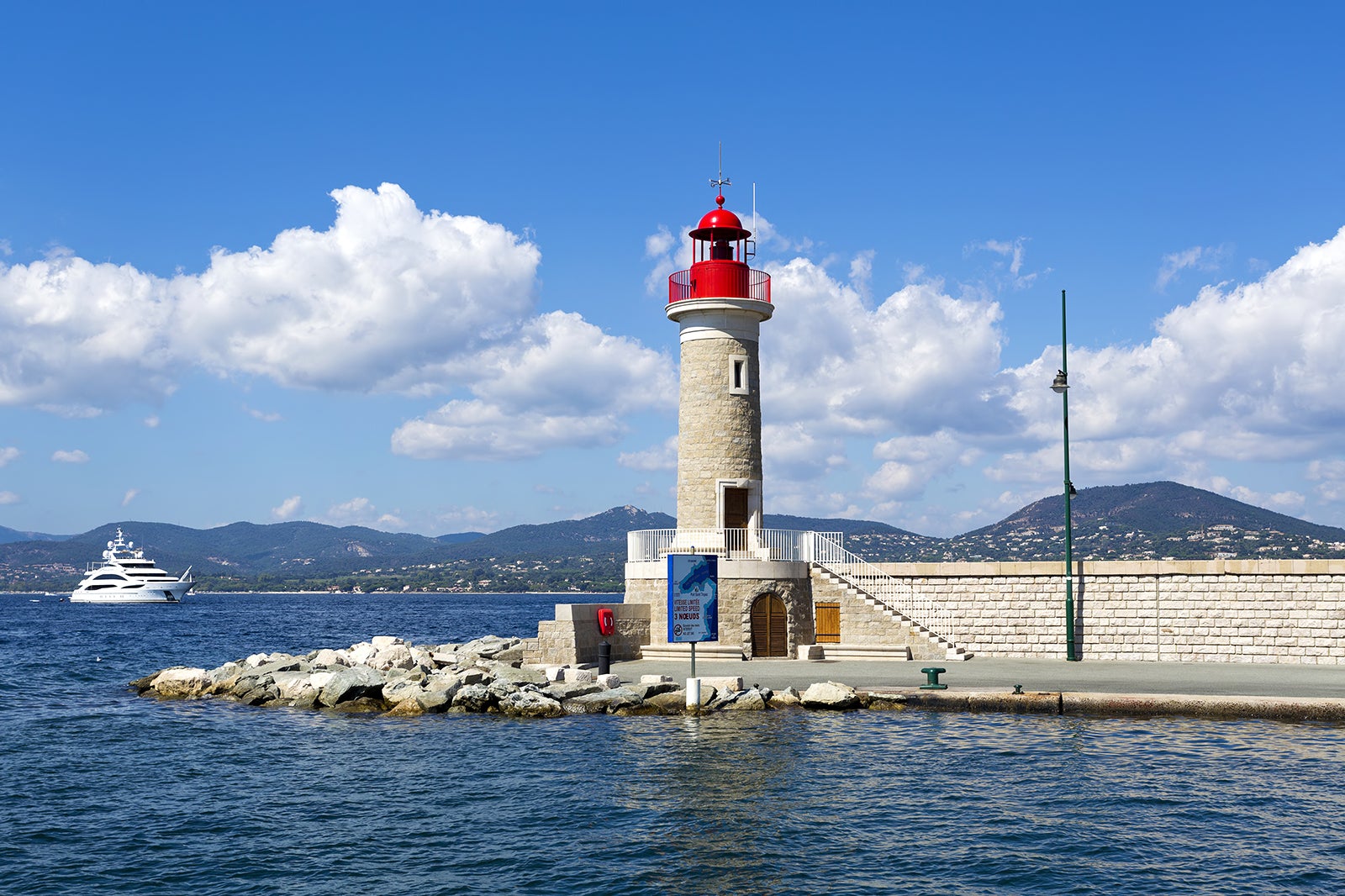 فانوس دریایی سنت تروپز - St Tropez lighthouse