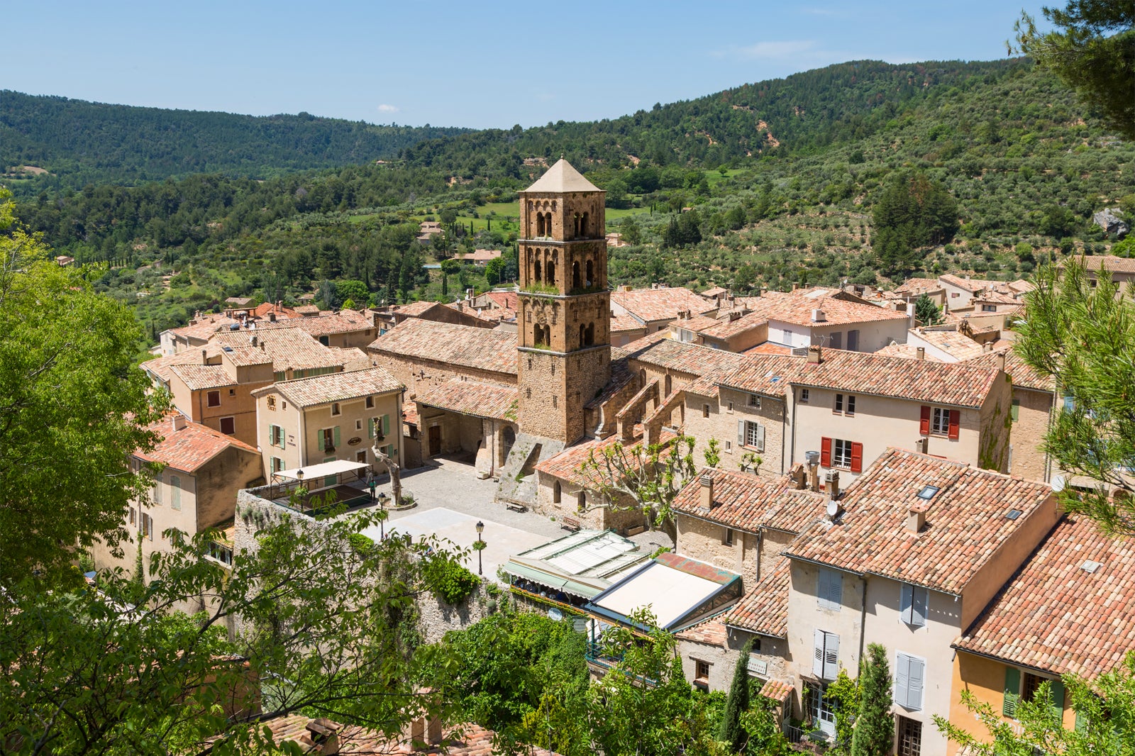 موستیرز-سنت ماری - Moustiers-Sainte-Marie