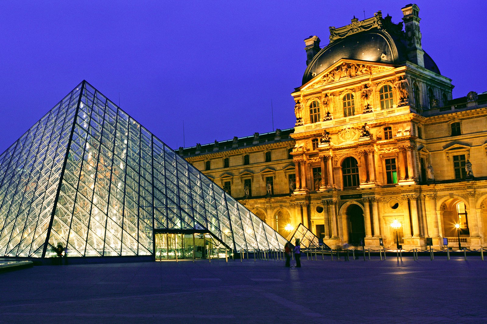 هرم دو لوور - Pyramide du Louvre