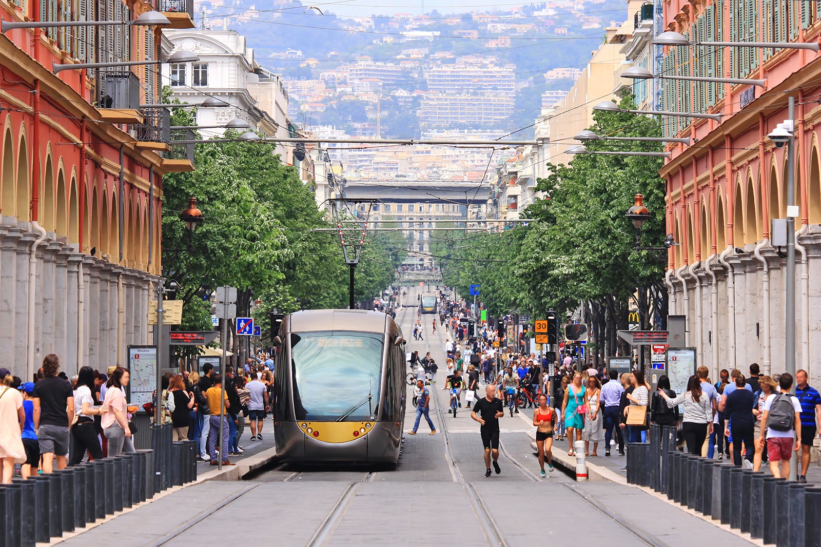 خیابان ژان مدسین - Avenue Jean-Médecin