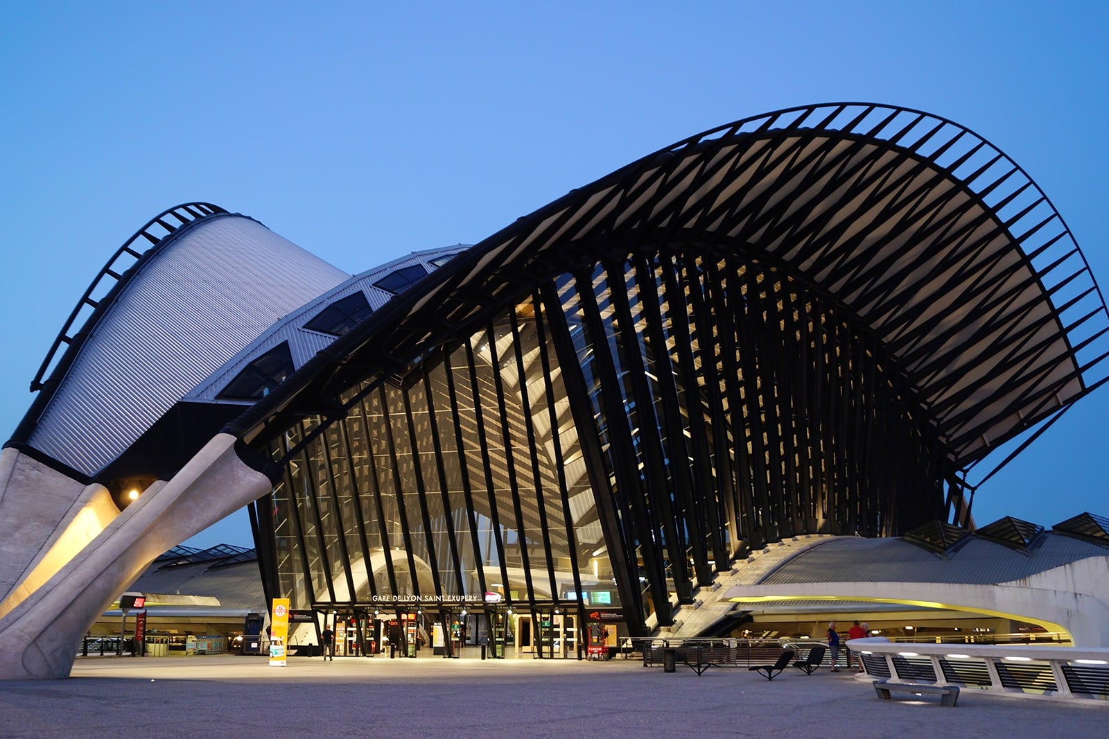 فرودگاه لیون-سنت اگزوپری - Lyon-Saint Exupery Airport