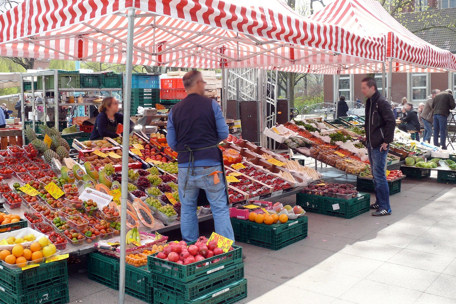 بازار هفتگی در Winterfeldtplatz - Wochenmarkt am Winterfeldtplatz